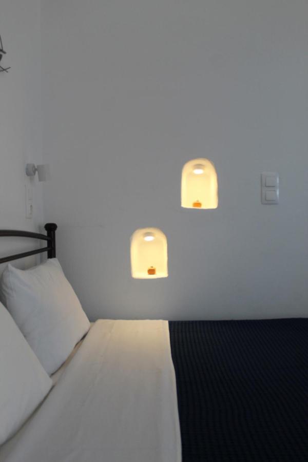 Meltemi Rooms And Studios อานาฟี ภายนอก รูปภาพ