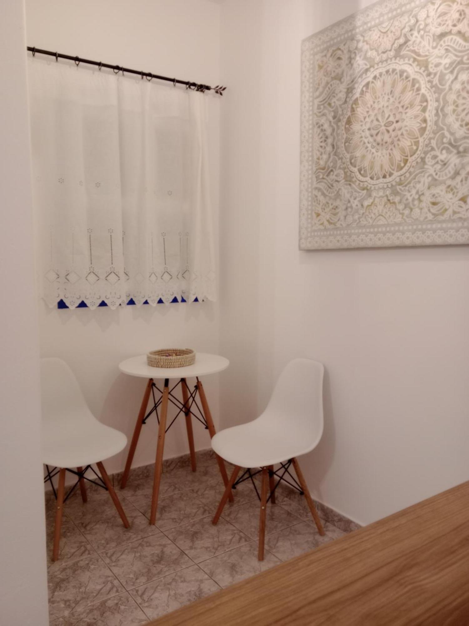 Meltemi Rooms And Studios อานาฟี ภายนอก รูปภาพ